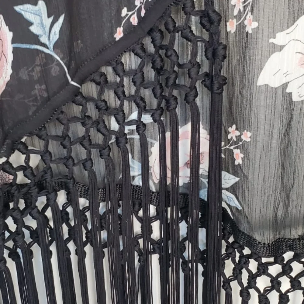 Torrid Floral Fringe Trim Short Sleeve Kimono size 00/0 or M/L - Picture 7 of 11